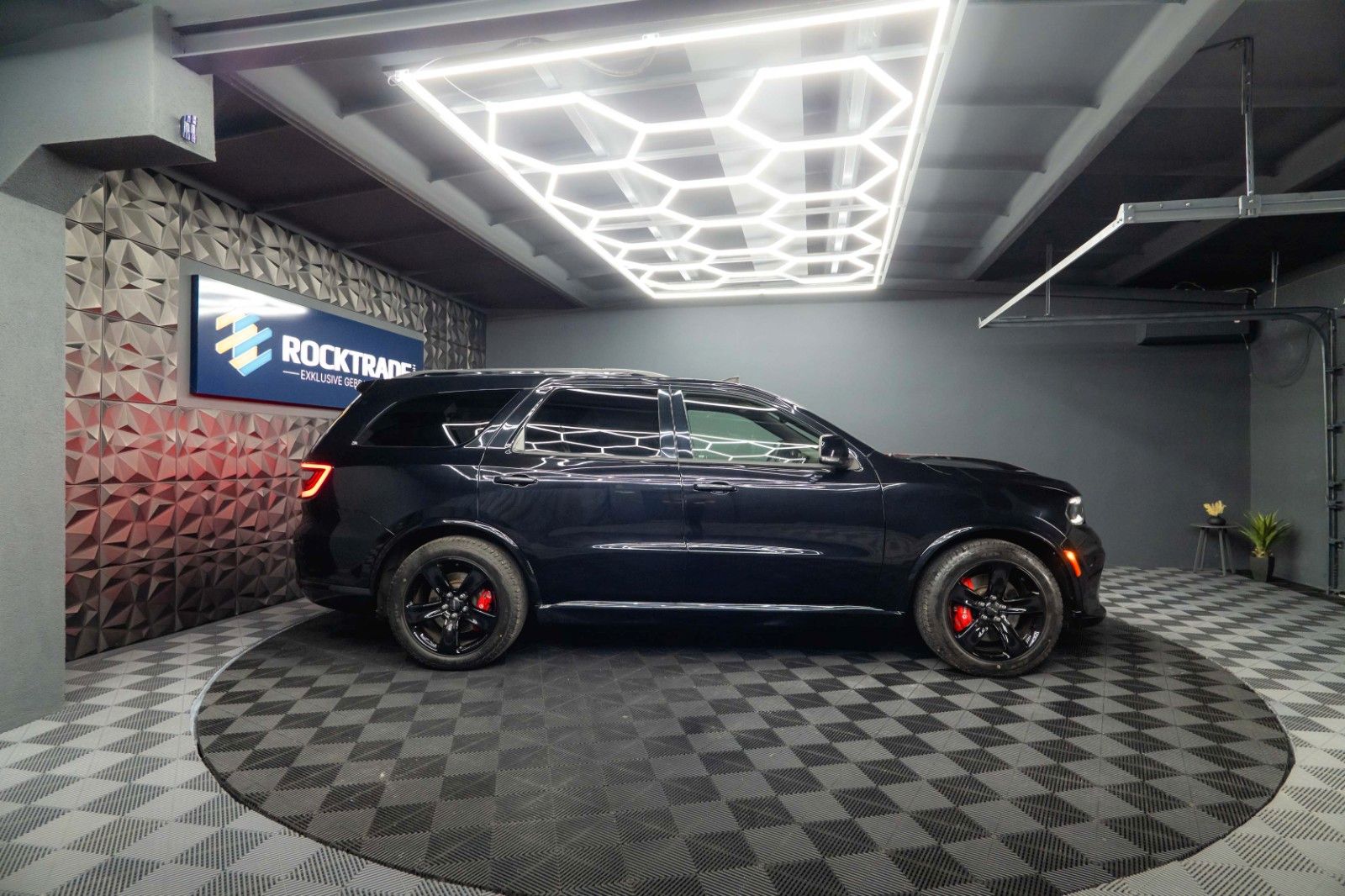 Fahrzeugabbildung Dodge Durango 6.4 V8 SRT Performance 4x4 Night-Paket