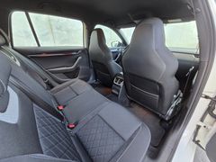 SKODA Octavia Combi RS 4x4 2.0TDI 184PS DSG AHK