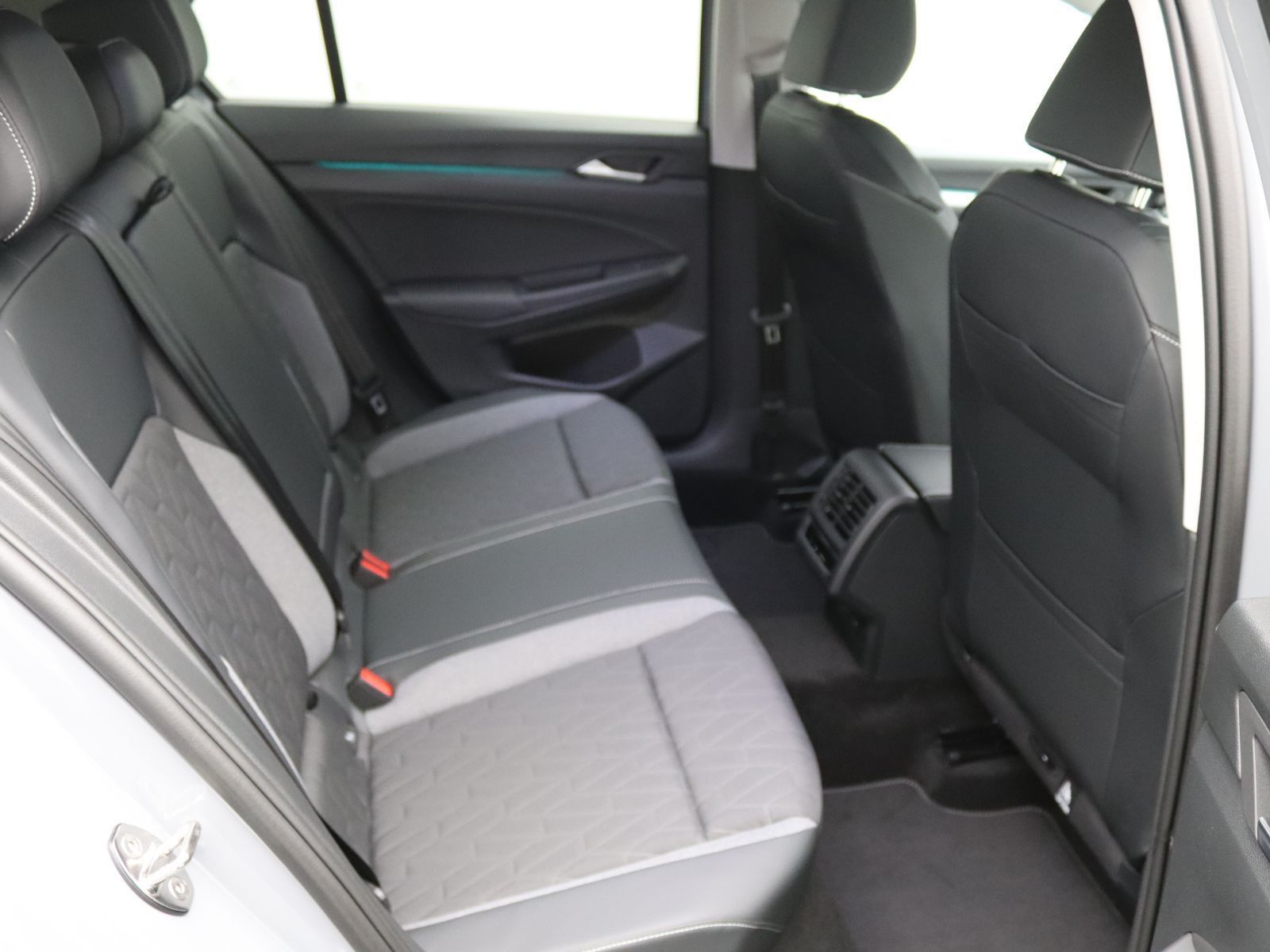 Volkswagen Golf - Bild 12