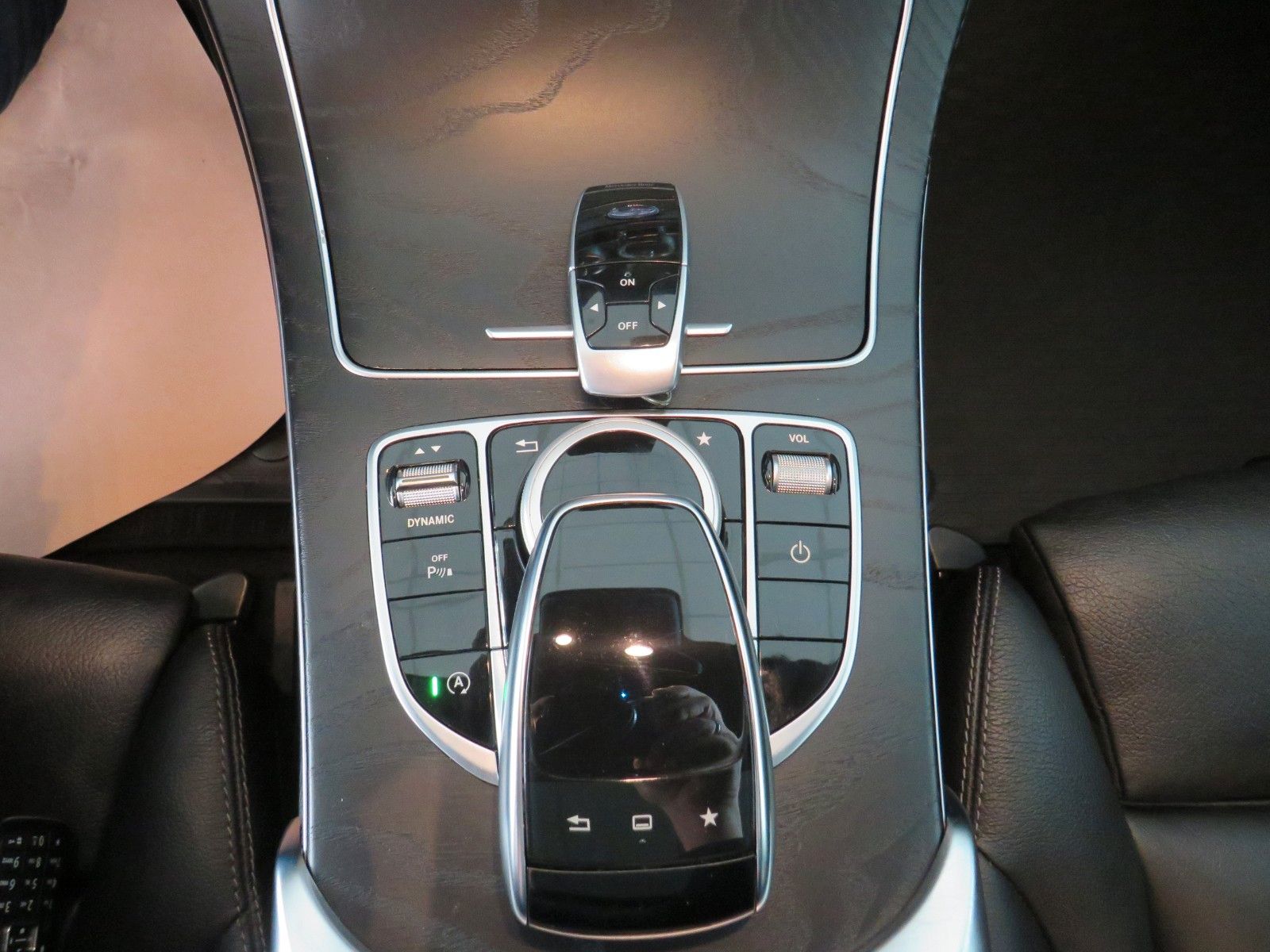 Fahrzeugabbildung Mercedes-Benz C 200Td*Night*Pano*Sound*Standh*Leder*LED *COMAN