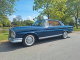 Mercedes-Benz 220