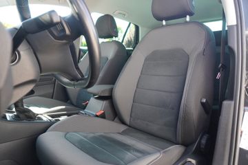 Volkswagen Golf - 12