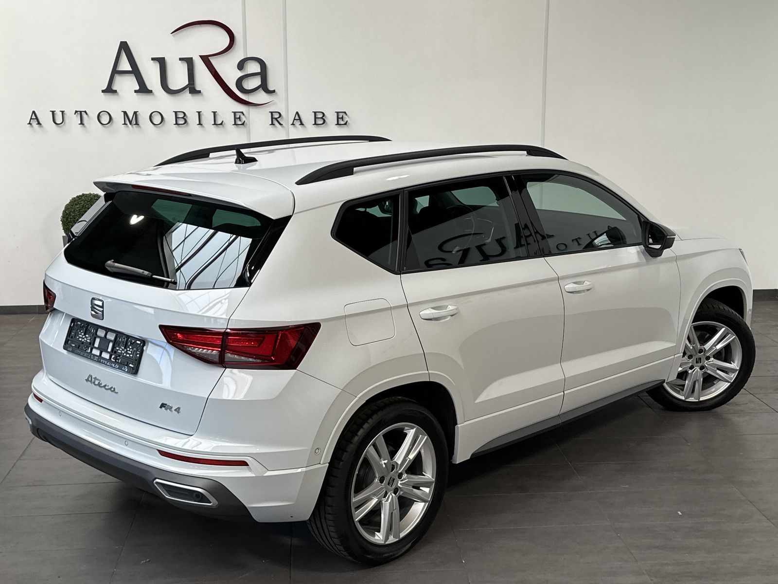 Fahrzeugabbildung SEAT Ateca 2.0 TDI 4Drive DSG FR NAV+LED+AHK+ACC+360°