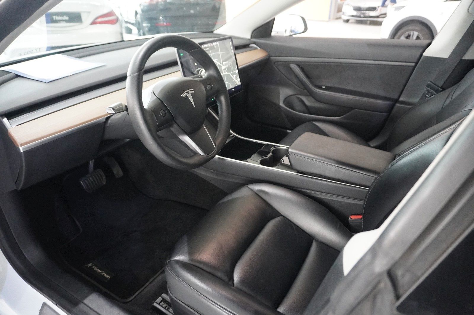 Fahrzeugabbildung Tesla Model 3 Standard Range Plus NAVI/KAMERA/SH/PANO