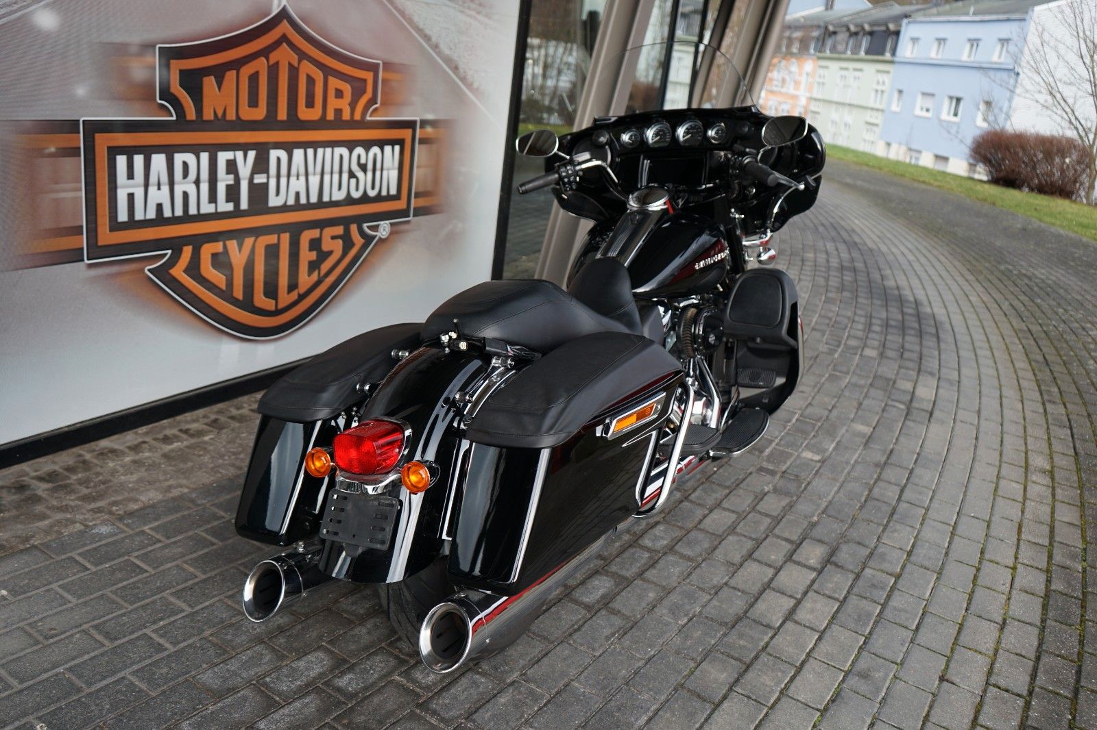 Fahrzeugabbildung Harley-Davidson FLHTKL Ultra Limited Low # 5HD1 # Screamin Eagle