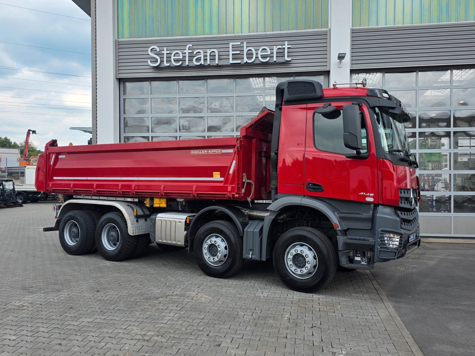 Fahrzeugabbildung Mercedes-Benz Arocs 4145 K 8x4 Meiller Bordmatik PPC