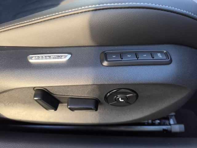 Fahrzeugabbildung Volkswagen Passat Business 1.5 eTSI OPF 110 kW (150 PS) 7-G