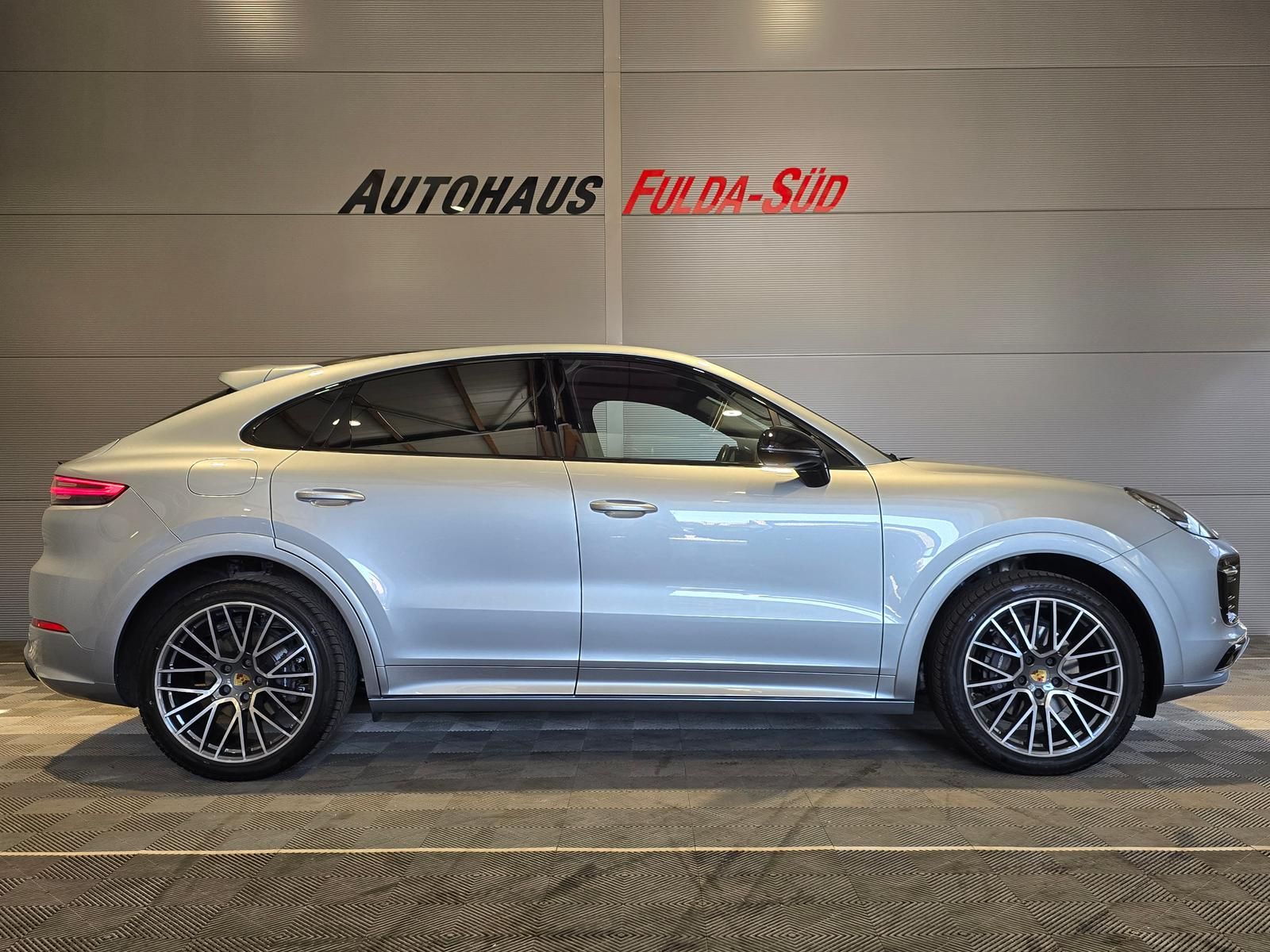 Porsche Cayenne Coupe 3.0 V6°HUD°Bose°Pano°360°ACC°Spur° foto 3