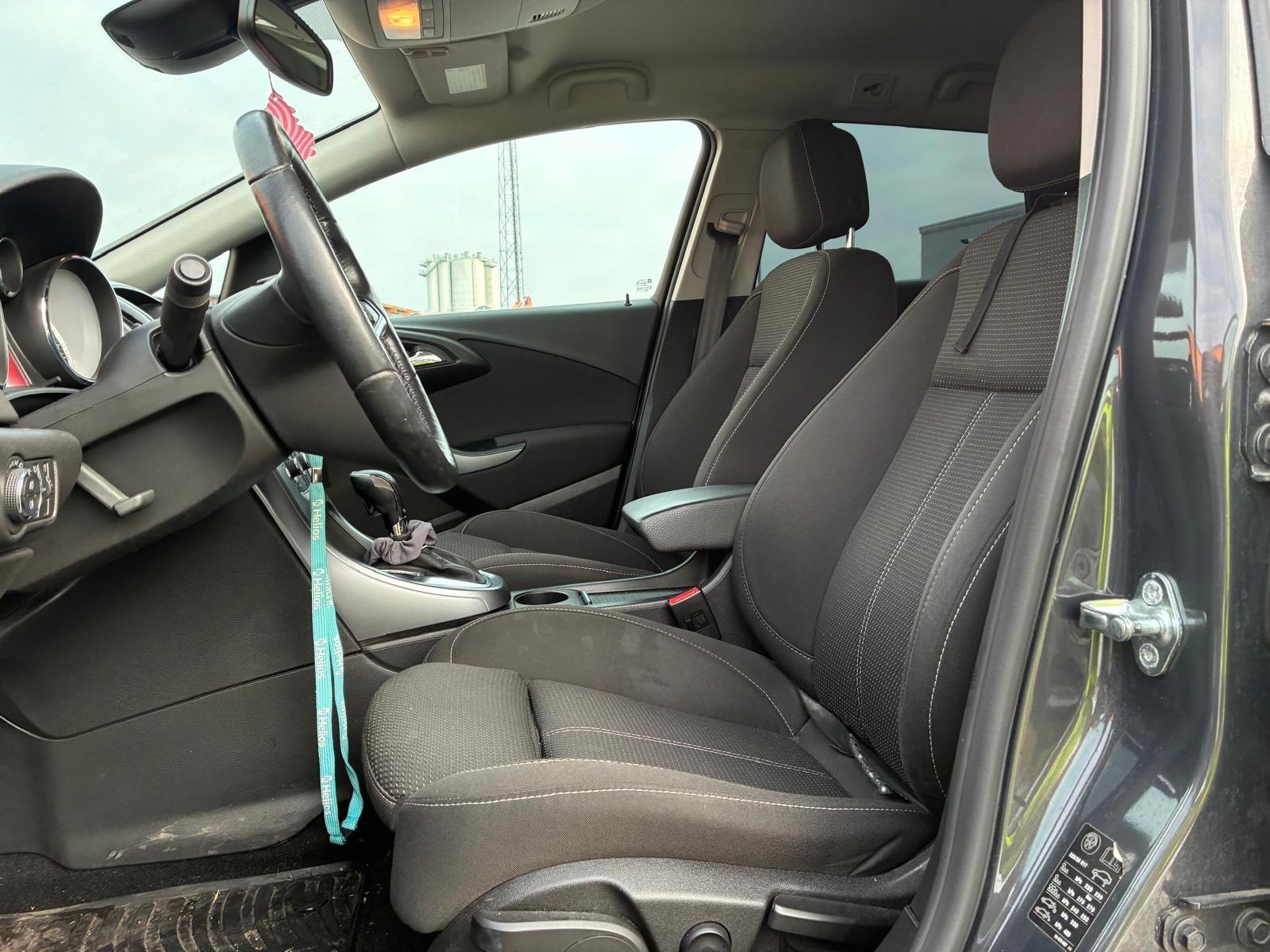 Opel Astra 2015 — photo 9