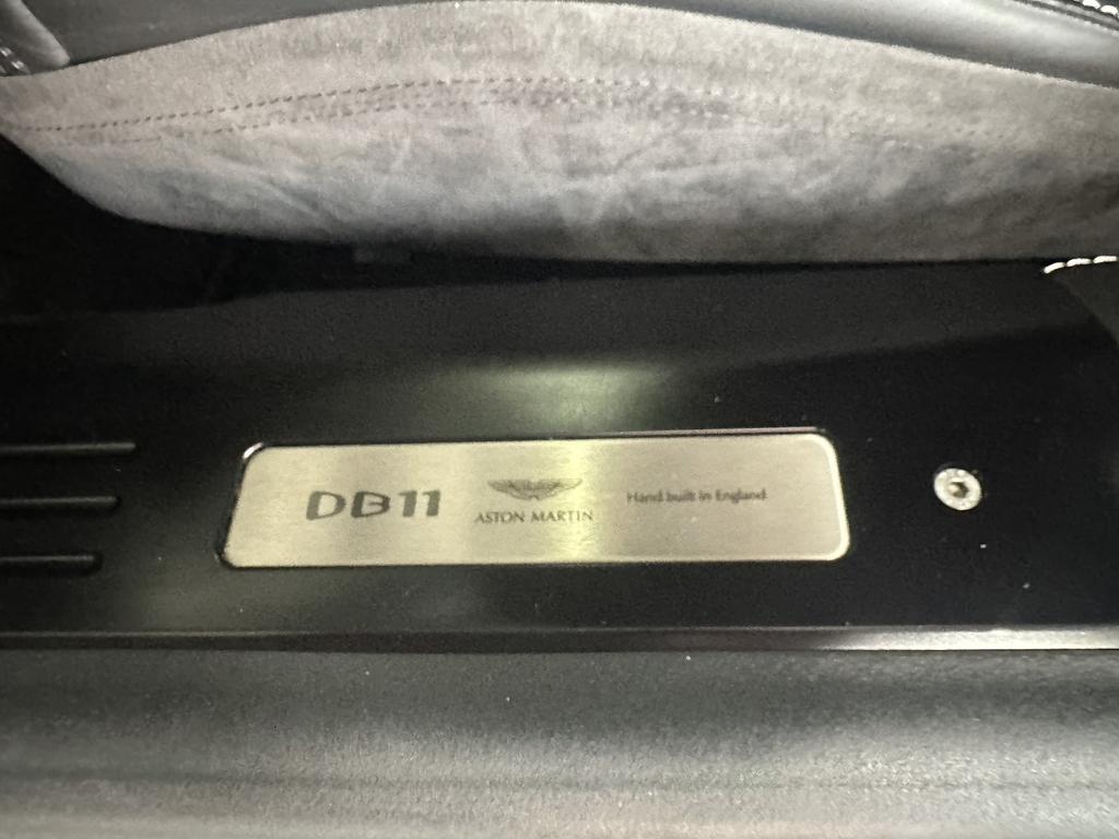 Aston Martin DB11