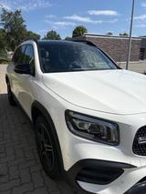 Mercedes-Benz GLB 250 4MATIC DCT*AMG*BURM*KEYLESS*PANO*CARBON* - Mercedes-Benz GLB-Klasse von privat
