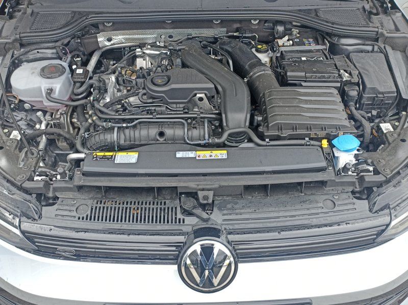 Fahrzeugabbildung Volkswagen Golf VIII 1.5 eTSI DSG R-Line