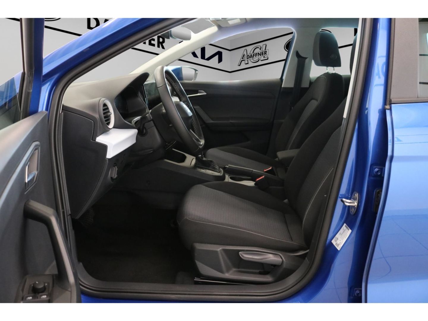 Fahrzeugabbildung SEAT Ibiza Style Navi Kamera LED Klimaautomatik Alu