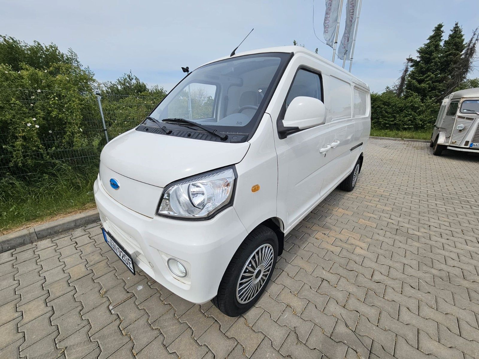 Fahrzeugabbildung Cenntro LS200 Kastenwagen