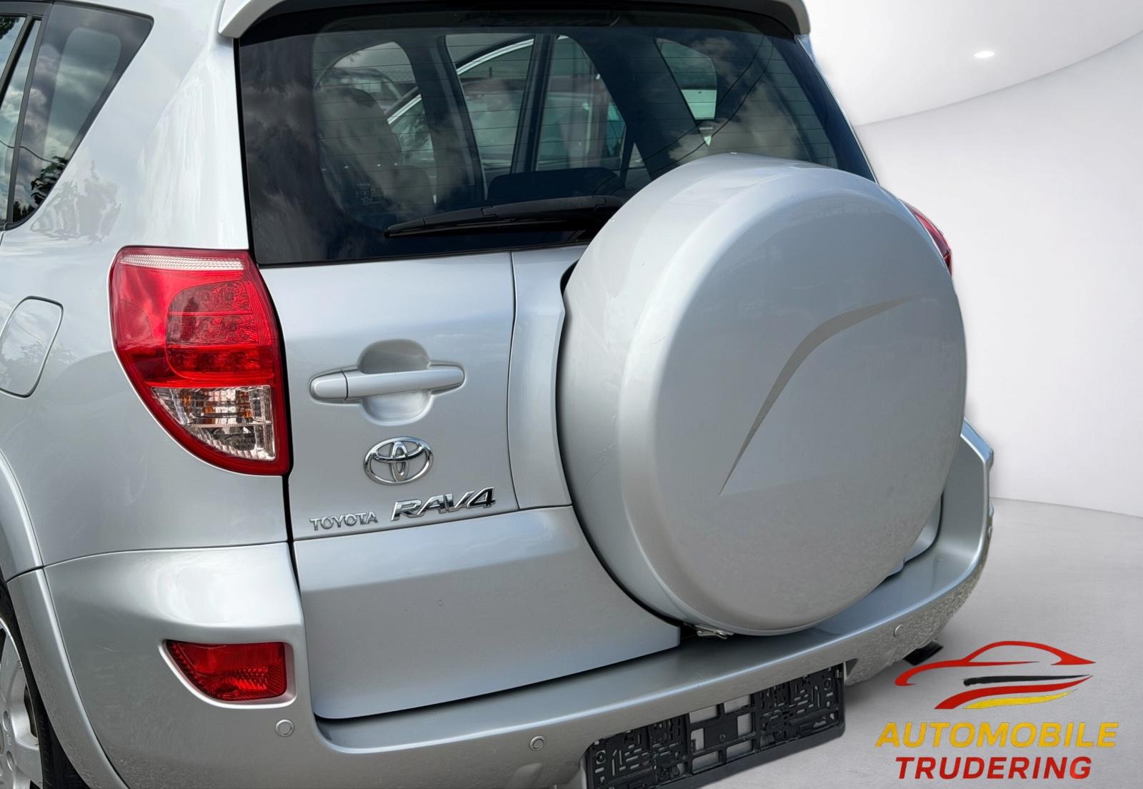 TOYOTA RAV4 - 177 CV -  BVM - VOLANT EN CUIR