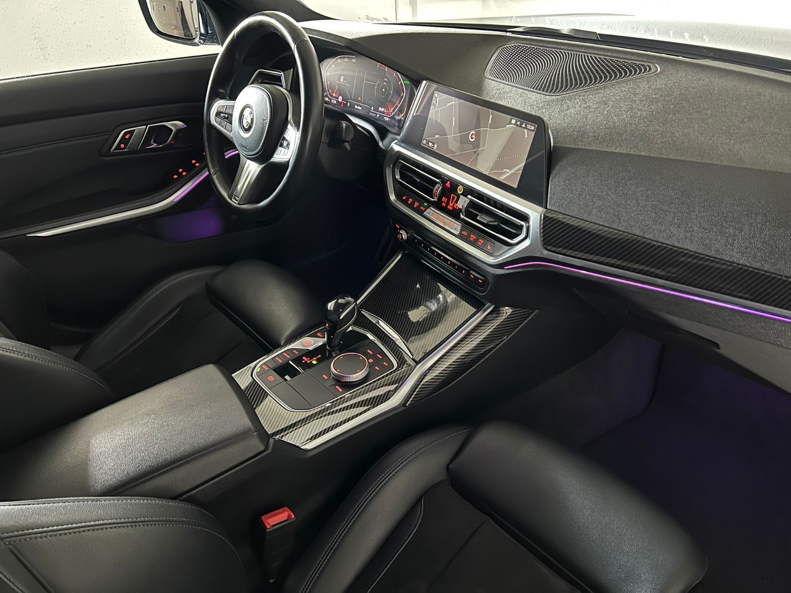 Fahrzeugabbildung BMW 330 i M SPORT PAKET/AMBI/LASER/DRAVITGRAU/DE FZG