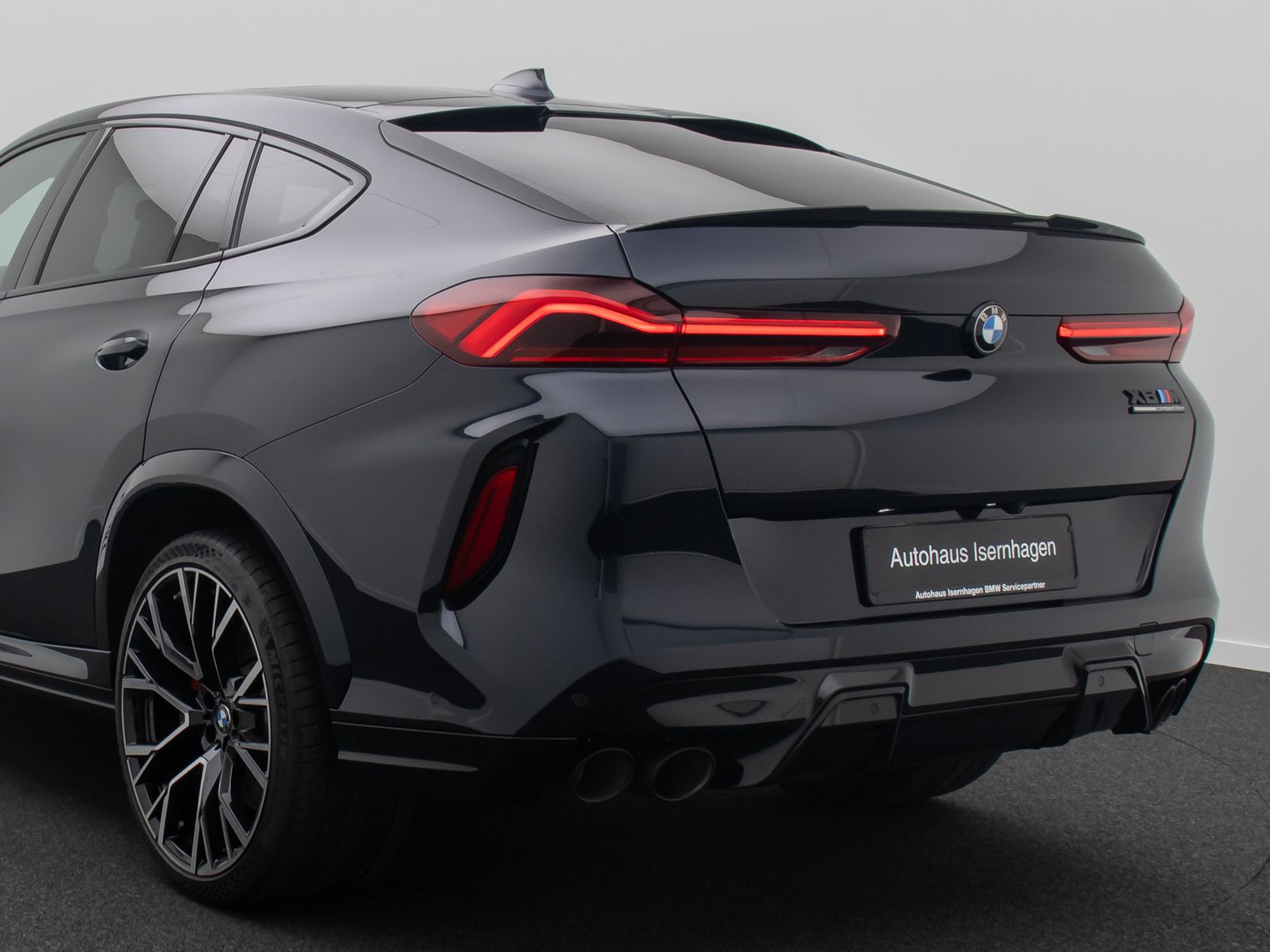 Fahrzeugabbildung BMW X6 M Competition M Driver´s DisplKey Sky Lounge