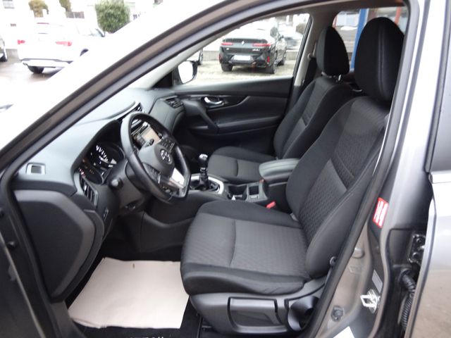 Fahrzeugabbildung Nissan X-Trail N-Connecta/68TKM/7-Sitz/Navi/Pano/360Kam