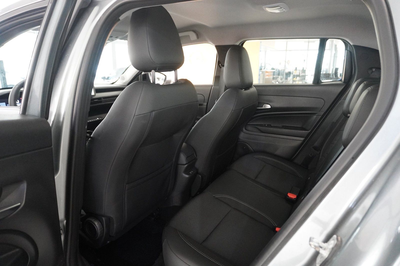 Fahrzeugabbildung Jeep Avenger 1.2 ALTITUDE MY25 NAVI/LED/KAMERA/SH/JBL
