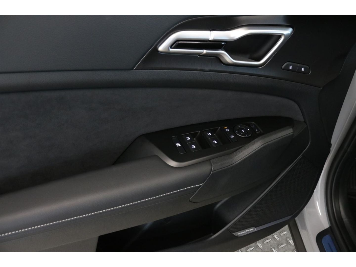 Fahrzeugabbildung Kia Sportage GT-Line HUD Navi Leder LED Kamera Navi