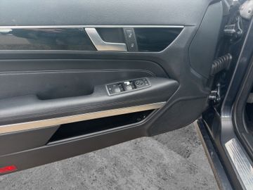Mercedes E 220 - 12