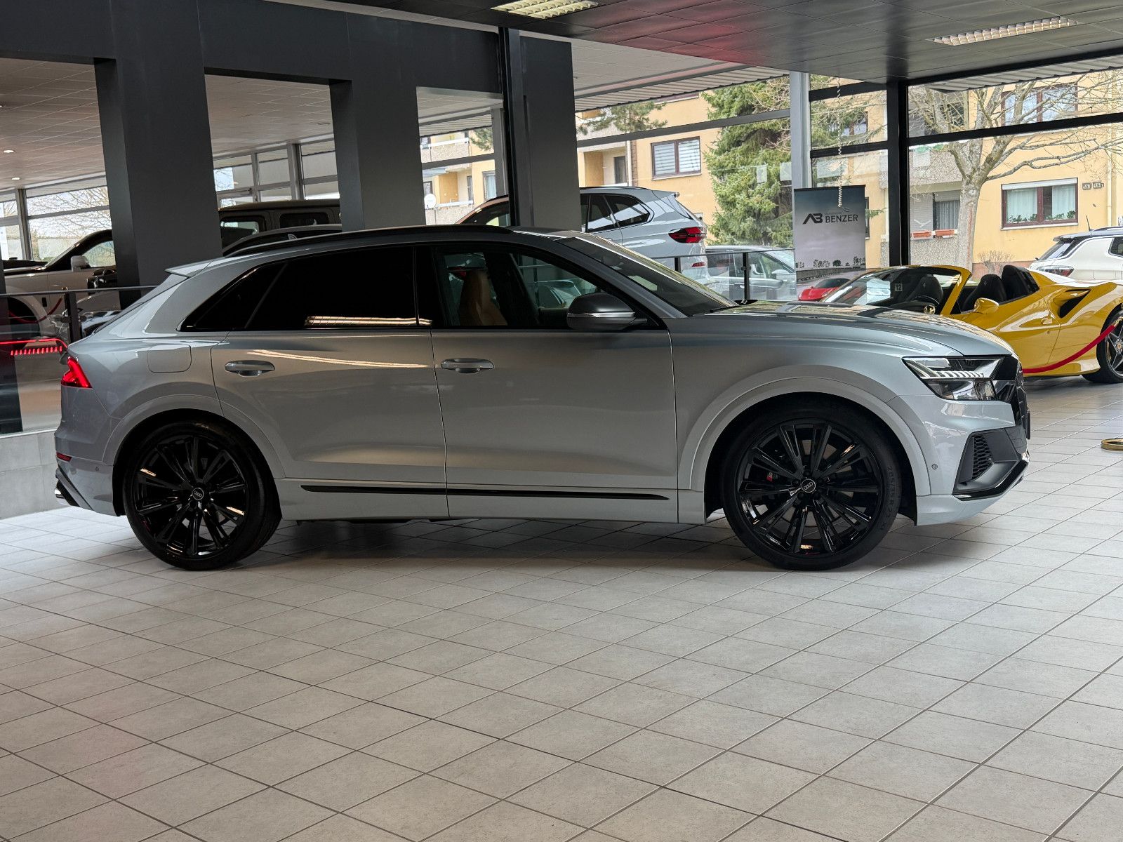 Fahrzeugabbildung Audi SQ8 4.0 TFSI quattro/EXCLUSIVE/ALCANTARA/BLACK