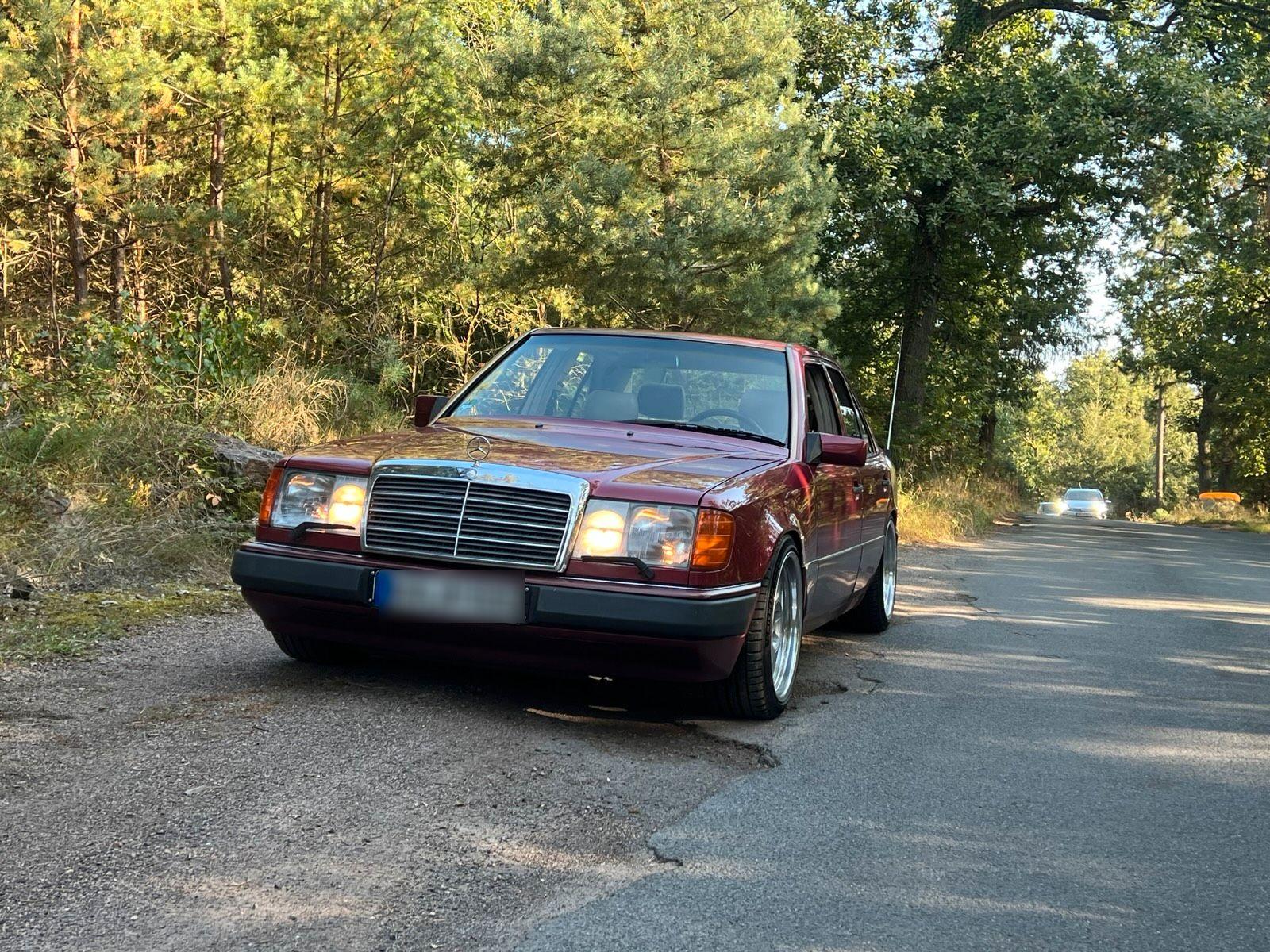 Mercedes-Benz E 200