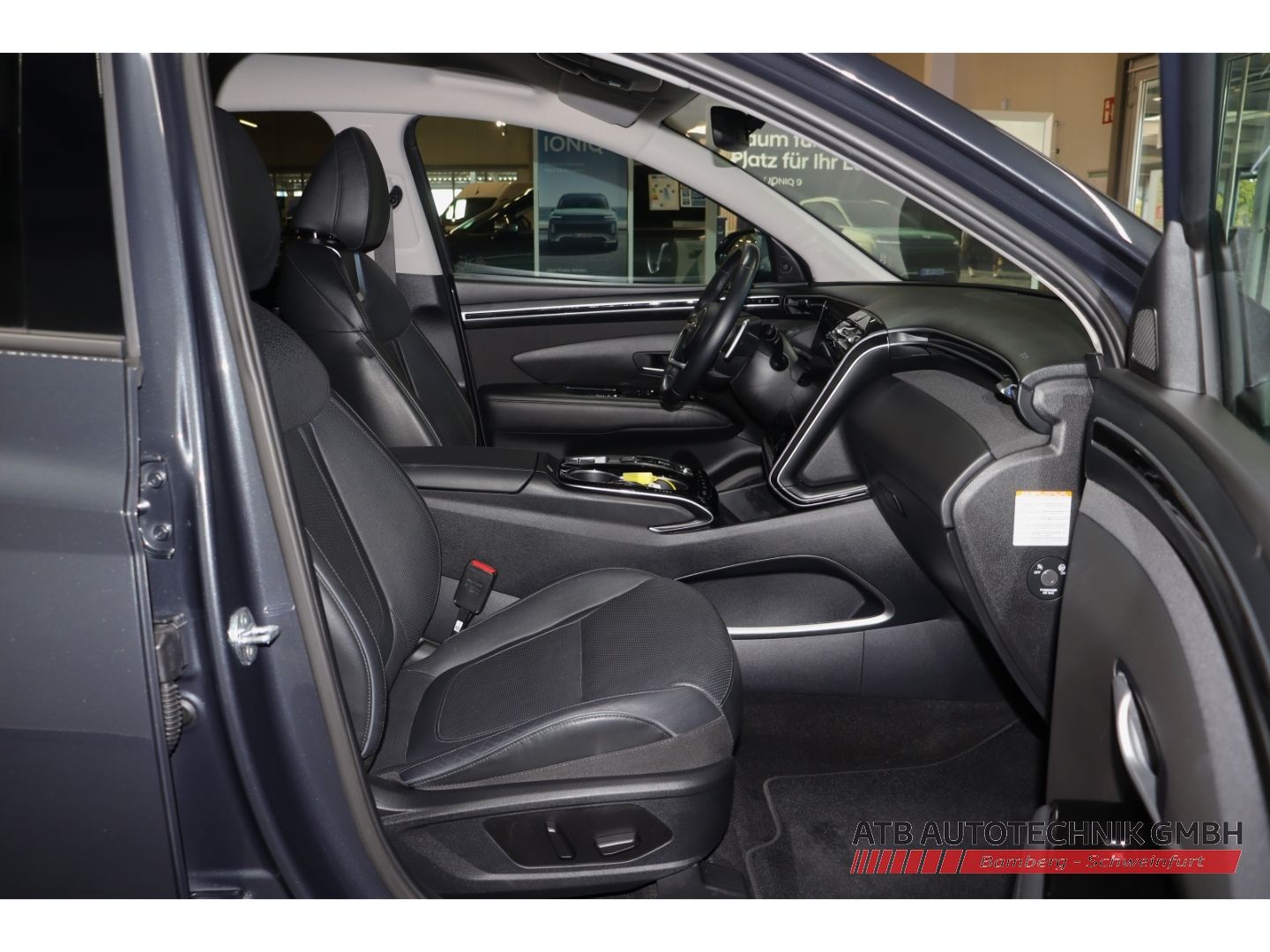Fahrzeugabbildung Hyundai Tucson Prime PHEV 1.6 T-GDi 265PS 6-AT 4WD 97,7%