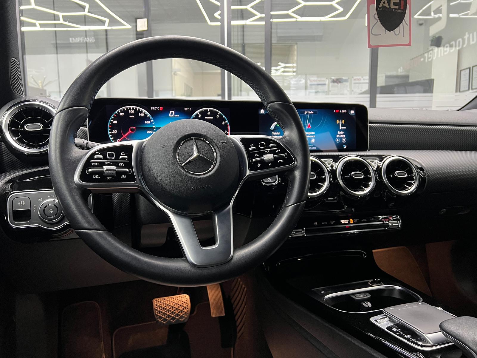 Mercedes-Benz A 250 4Matic Progressive AHK, LED, Premium Paket