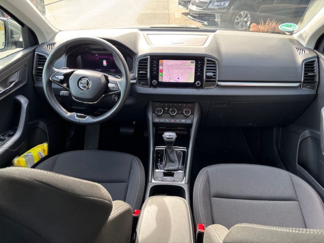 SKODA Karoq 1.5 TSI ACT Selection AHK Navi ACC