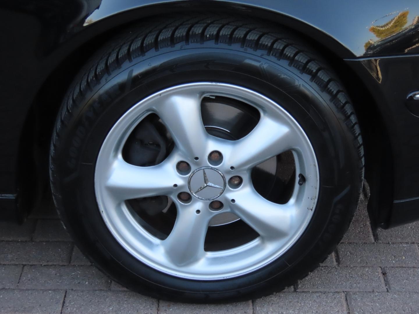 Mercedes-Benz C180 2004 — photo 44