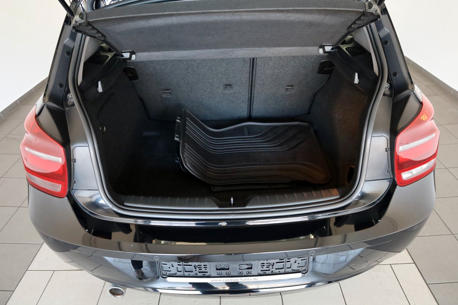 Fahrzeugabbildung BMW 116d SH,PDC,8-fach bereift