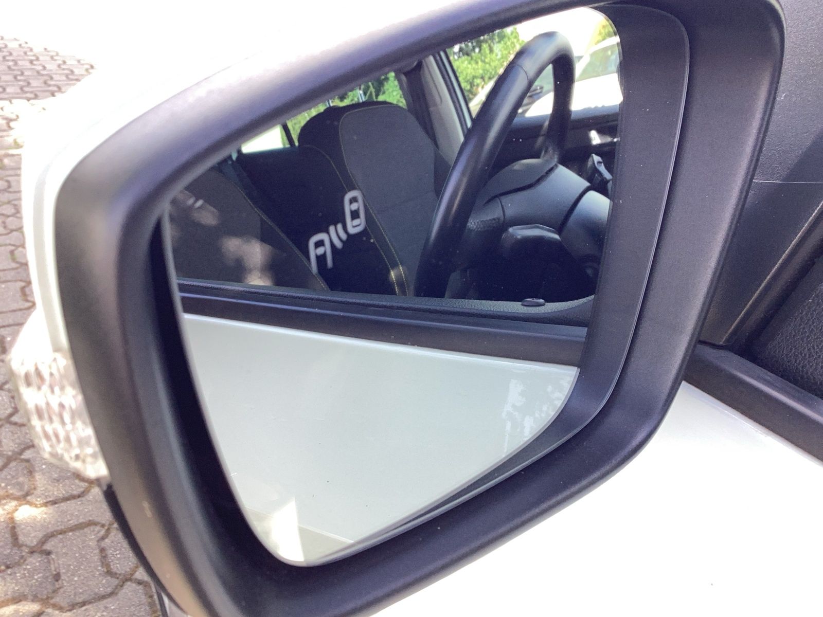 Fahrzeugabbildung SKODA Fabia Combi TSI Soleil LED Navi ACC RFK SHZ