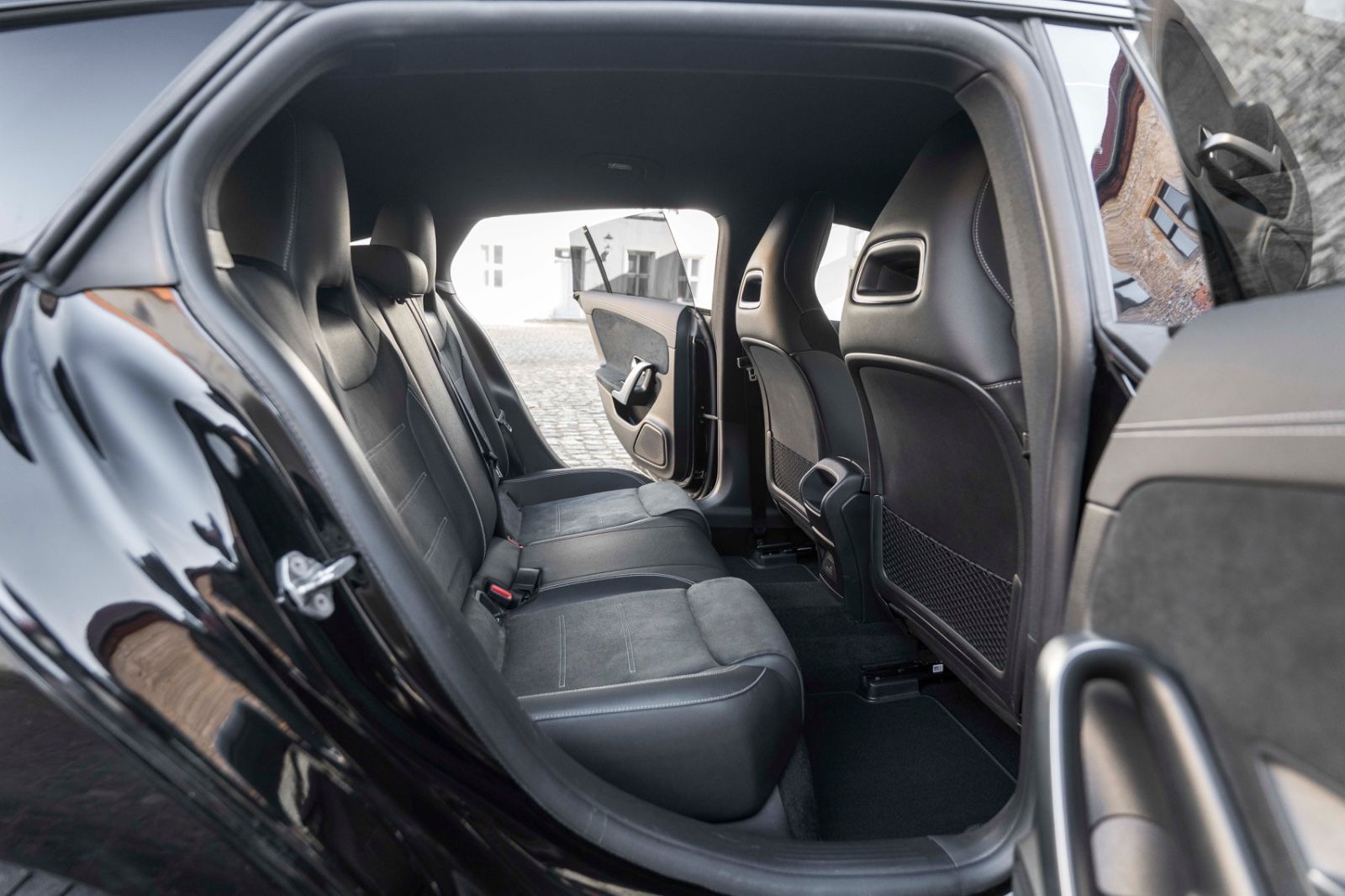 Fahrzeugabbildung Mercedes-Benz CLA 250e Shooting Brake AMG-LINE LED KAM 8FACH