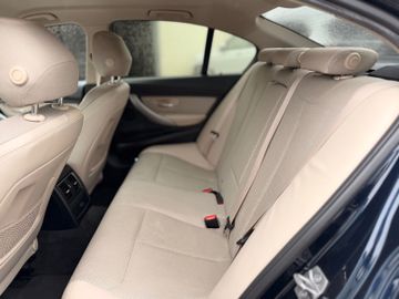BMW 318 - 12