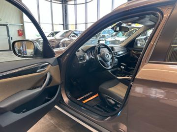 BMW X1 18 d xDrive *Navi*Pano*BiXenon*AHK*