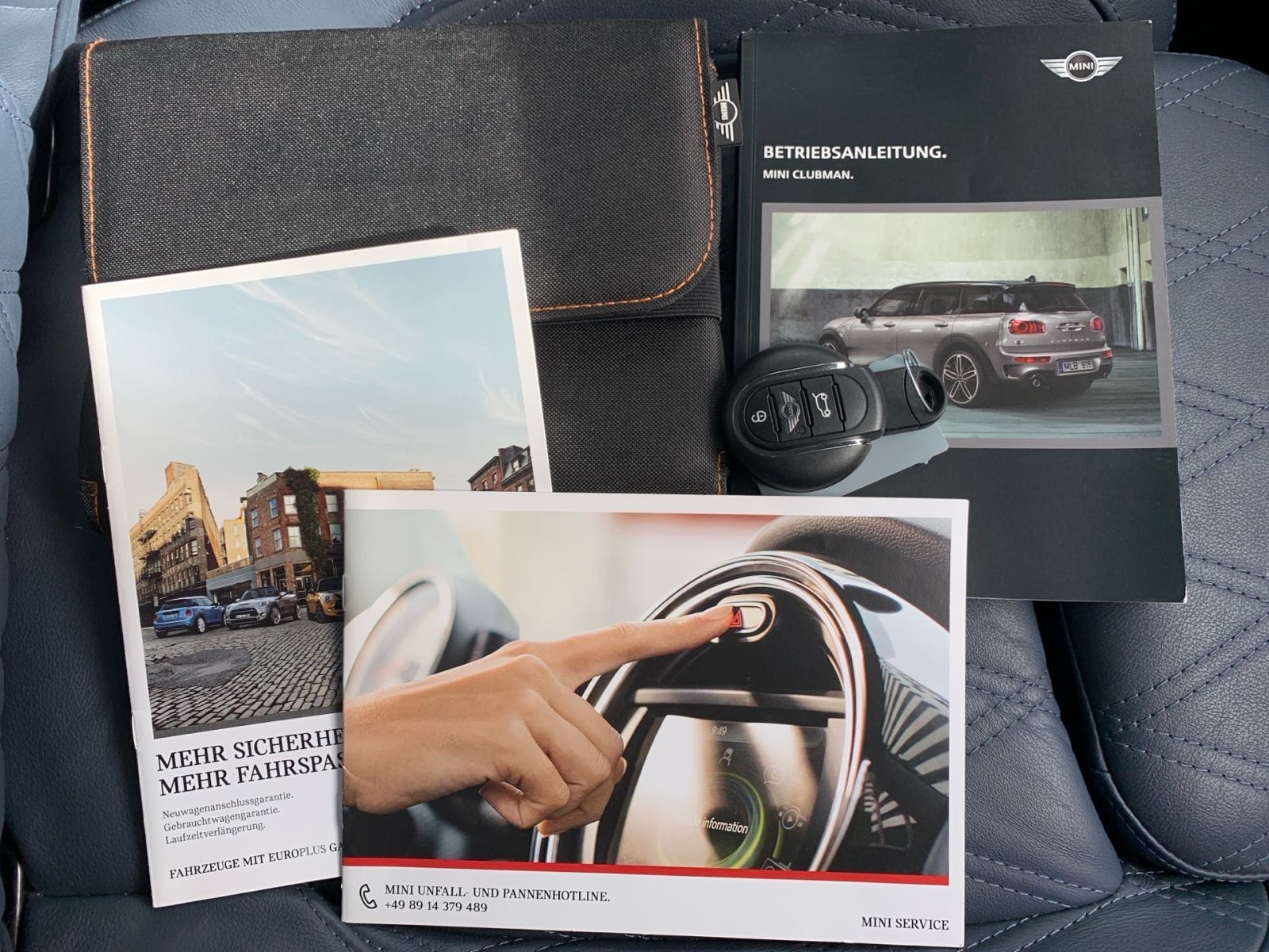 Fahrzeugabbildung MINI Clubman Cooper 1.5 Navi Leder LED PDC