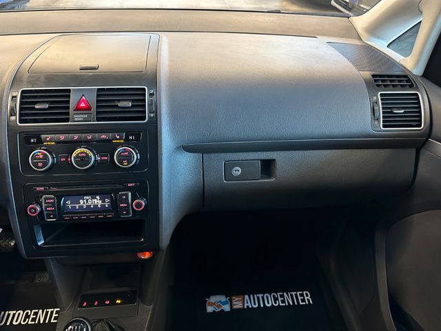 MYAUTOCENTER – Gebraucht- und Jahreswagen mit Werkstattservice in Pfaffenhofen Volkswagen Touran Comfortline BMT *1.HAND*AHK*TEMPO*KLIMA*