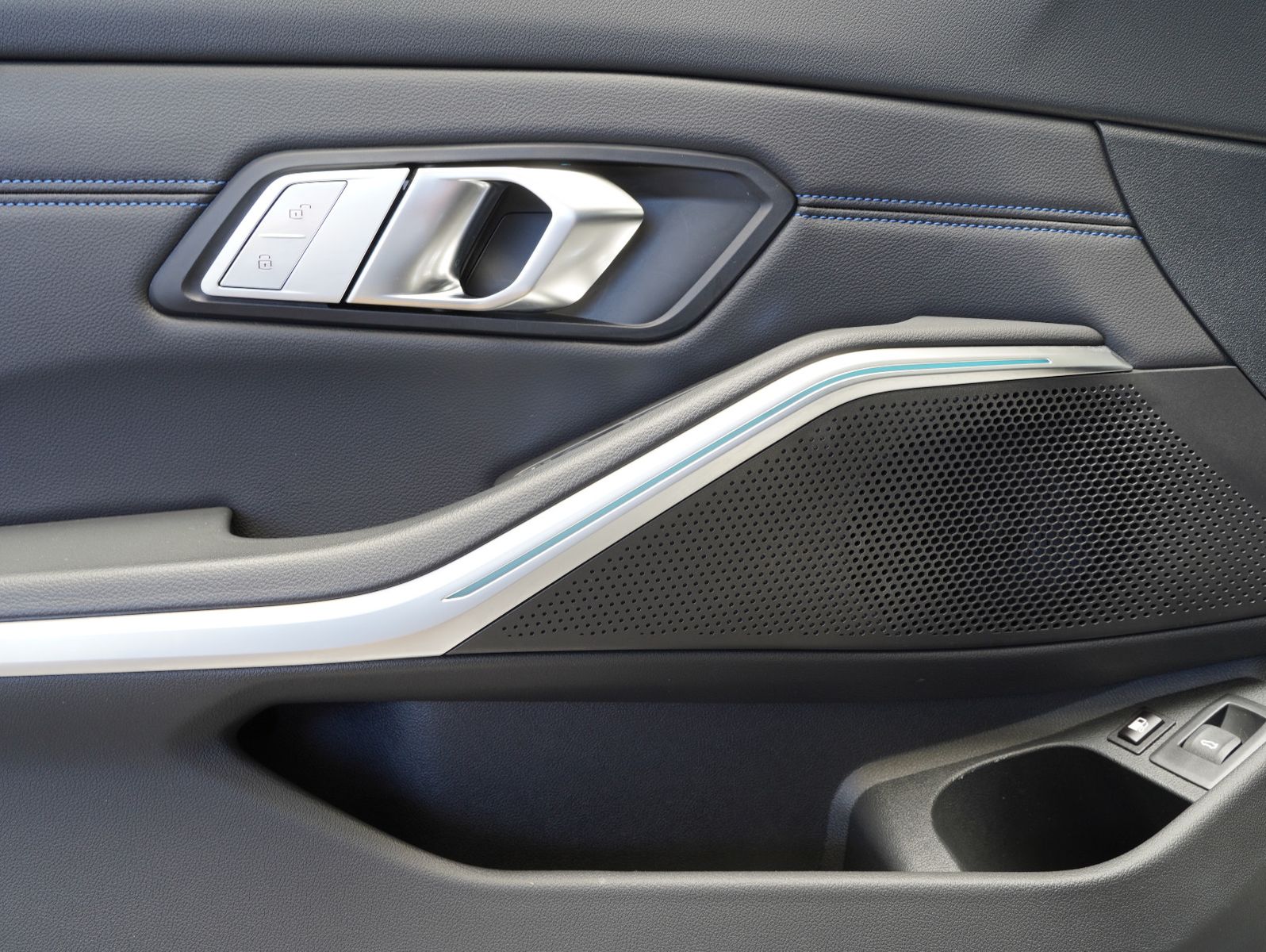 Fahrzeugabbildung BMW 320 e Touring M Sport FACELIFT/WIDESCREEN/HEADUP
