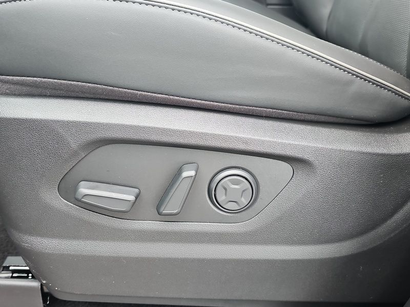 Fahrzeugabbildung Hyundai STARIA HEV 7-Sitzer Signature Panoramadach