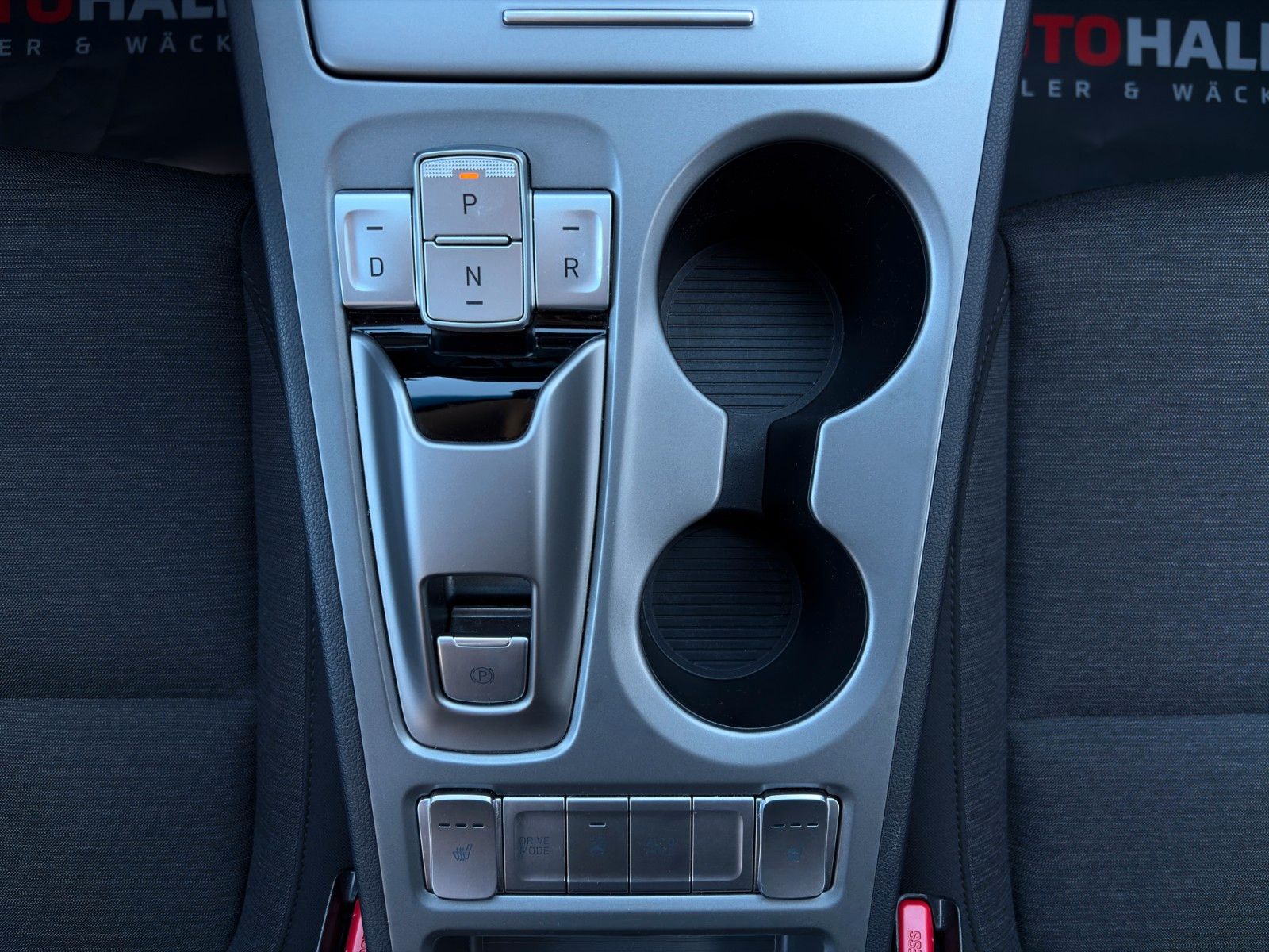 Fahrzeugabbildung Hyundai KONA E Select CarPlay Kamera PDC ACC SHZ LHZ LKA