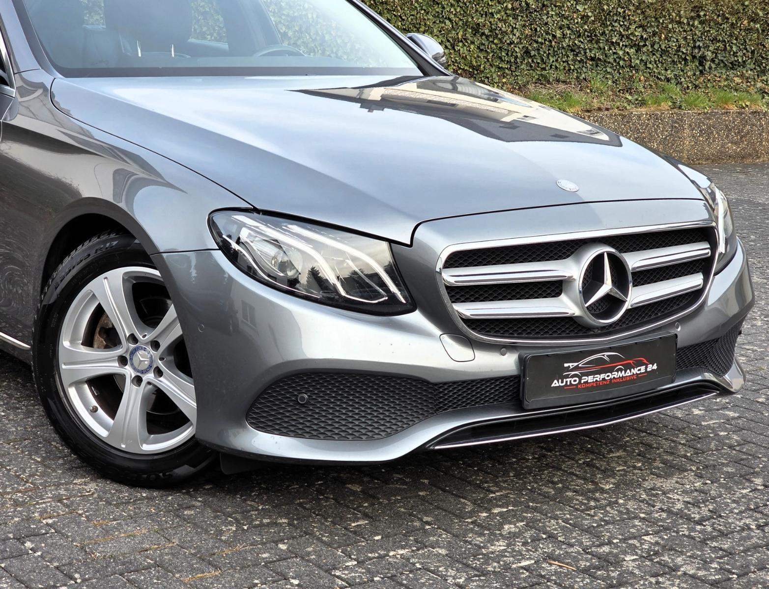 Mercedes-Benz E 220D T AUTOMATIK*LED*RFK*BSA*NAVI*GRA*PDC*SHZ