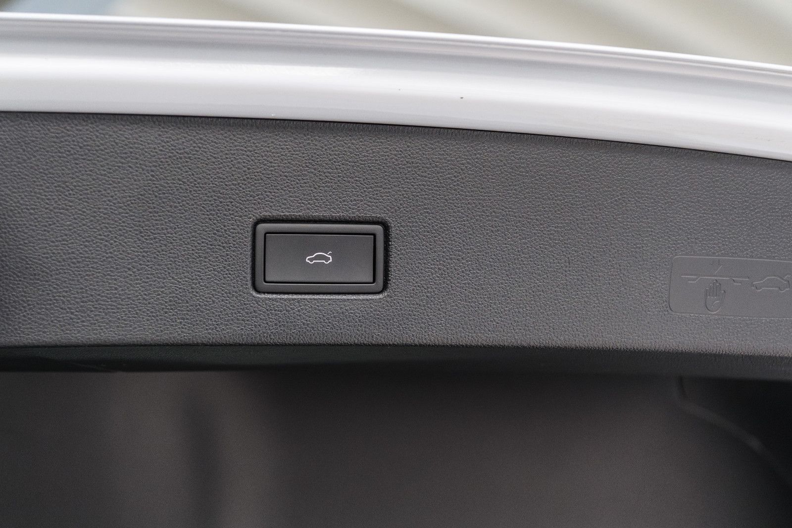 Fahrzeugabbildung Volkswagen T-Roc Sport 1.5 TSI DSG "beats" LED +STANDHZ.