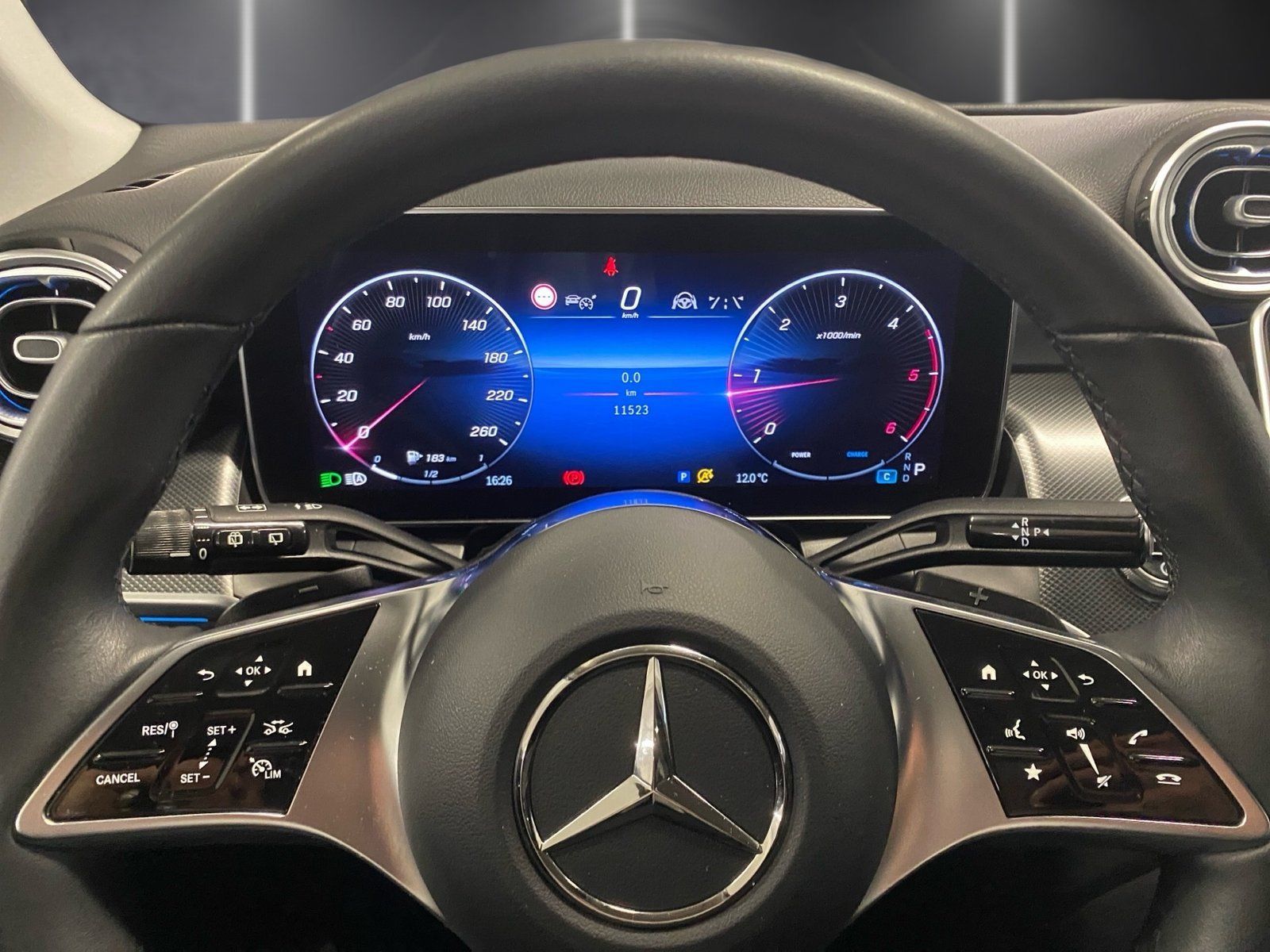 Fahrzeugabbildung Mercedes-Benz GLC 220 d 4M Avantgarde*Distro*360°*Digital*Totw
