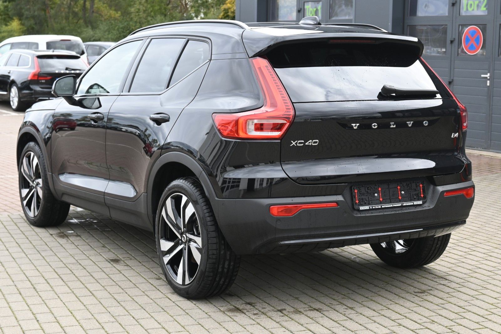 Fahrzeugabbildung Volvo XC40 B4 Ultimate Dark*PANO*STHZ*H&K*360*20"
