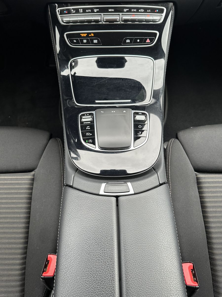 Fahrzeugabbildung Mercedes-Benz E 220d T Avantgarde NAV+LED+KAM+AHK+BURMEISTER