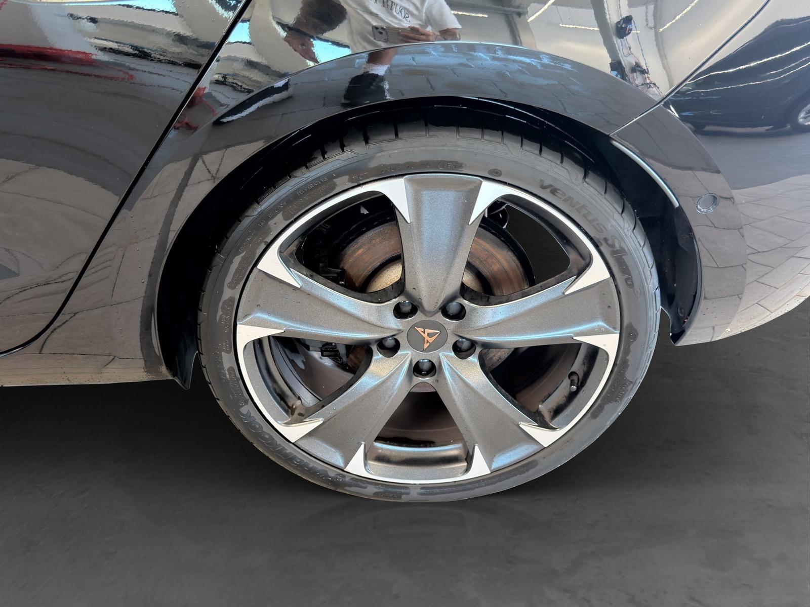 Cupra Leon 2.0 TSI DSG VZ LED NAVI KAMERA PARKLENK