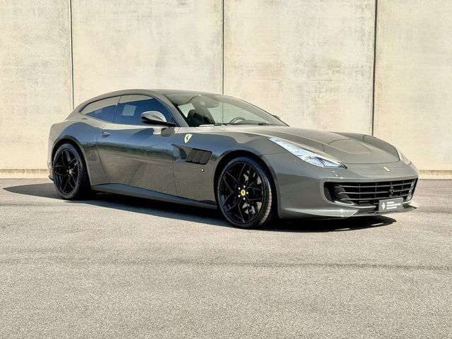 FERRARI GTC4Lusso