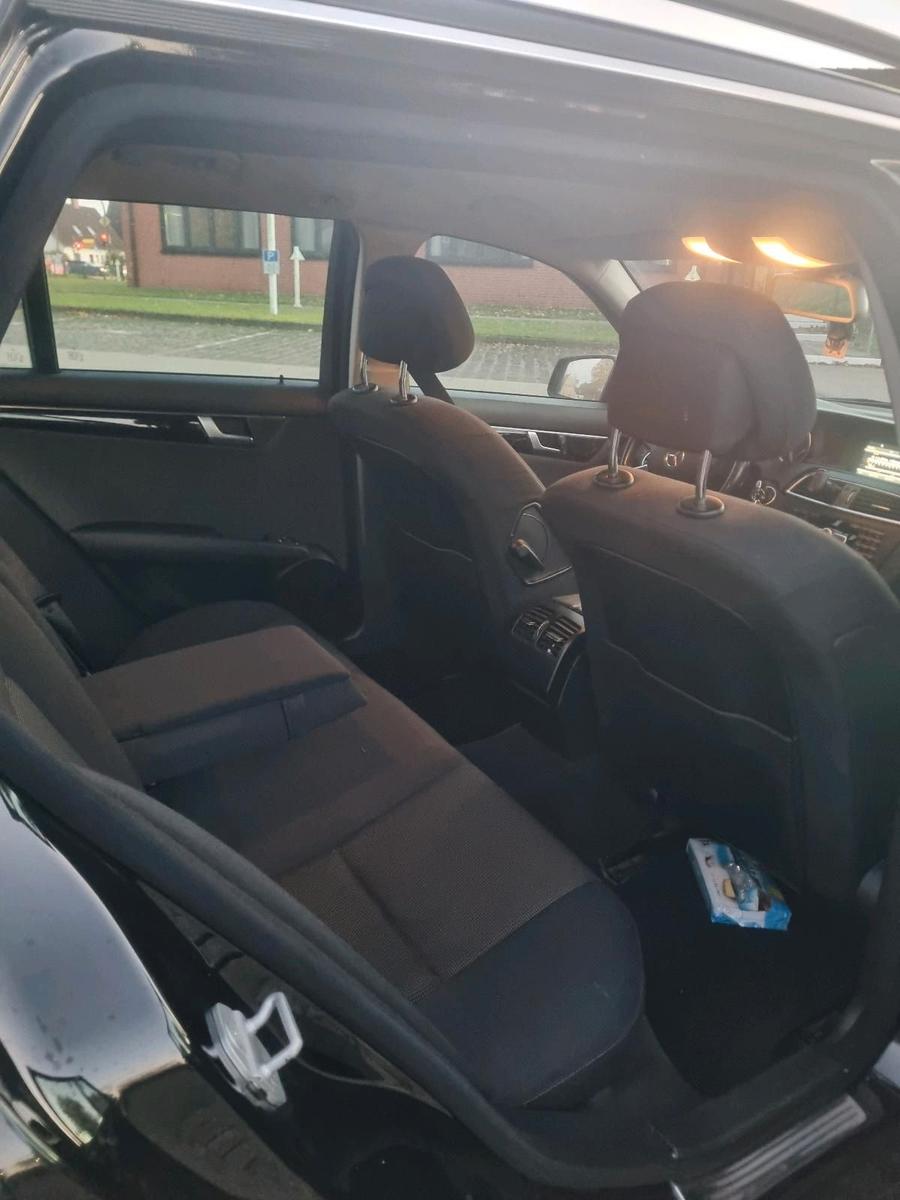 Mercedes-Benz C220 2012 — photo 8