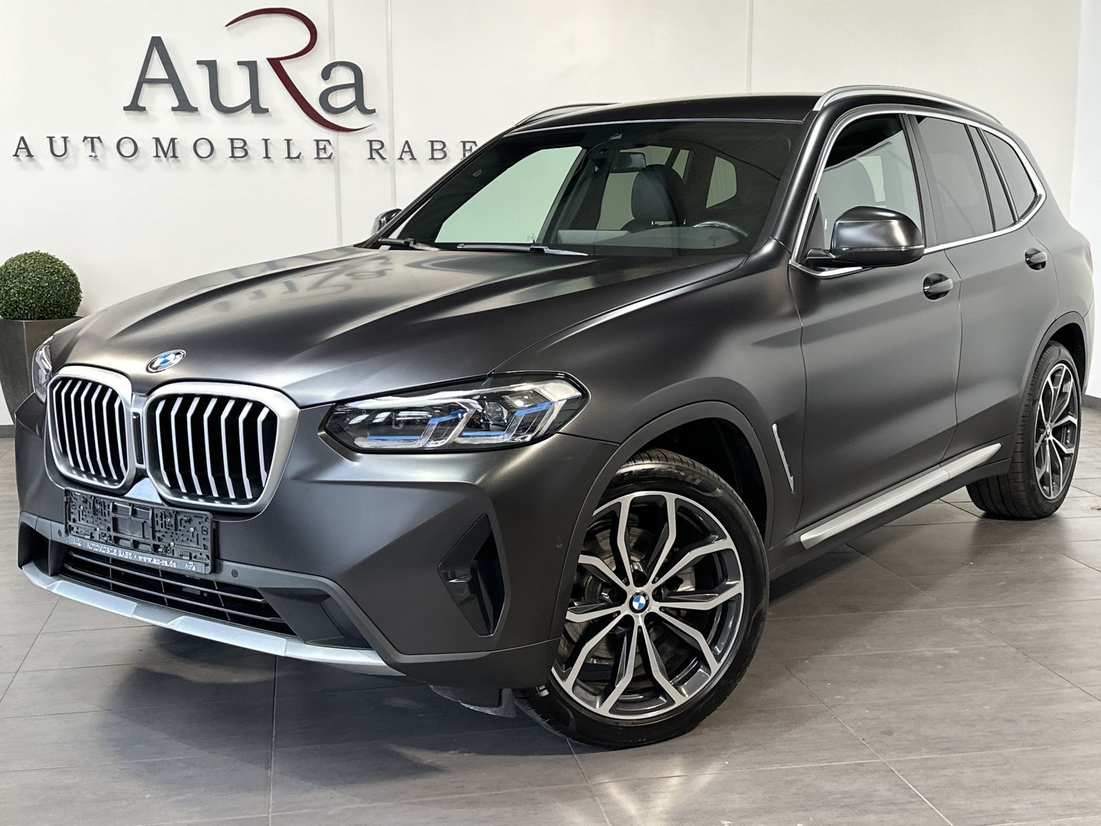 Fahrzeugabbildung BMW X3 xDrive20d NAV+LASER+HEADUP+INDIVIDUAL+20ZOLL
